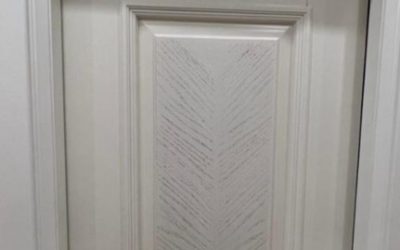 درب چوبی وایت واش سفید با روکش بلوط – رنگ کاری و ساخت درب