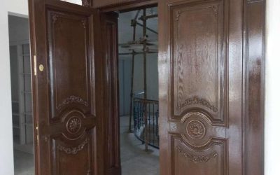 ایده درب تمام چوب گردویی تیره ، ساخته شده از ورق پلای وود روکش بلوط