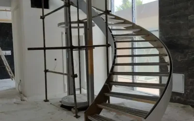 قیمتهای پله فلزی ویژه پایان سال با دو گزینه مقرون به صرفه و لاکچری