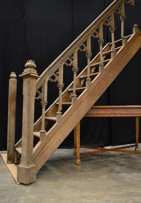 “نرده‌های گوتیک منبت‌کاری‌شده؛ تلفیق هنر کلاسیک با دکوراسیون مدرن”