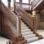 طراحی و اجرای نرده چوبی پله دوبلکس