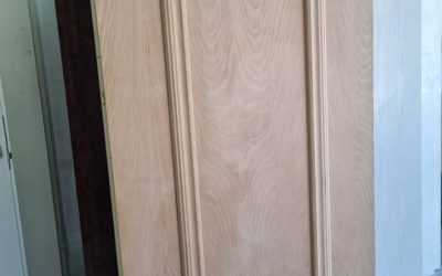 درب‌های تمام چوب روسی شیشه‌خور: تلفیقی از اصالت، استحکام و نورپردازی