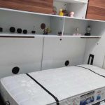 تخت کم جا در حد نو فروشی ، قیمت مناسب برای اتاق کودک و نوجوان شامل کند ، دکور تخت و میز تحریر