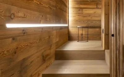 پله محور وسط چوب کاج روسی سندبلاست | طراحی و اجرای سبک روستیک 2025