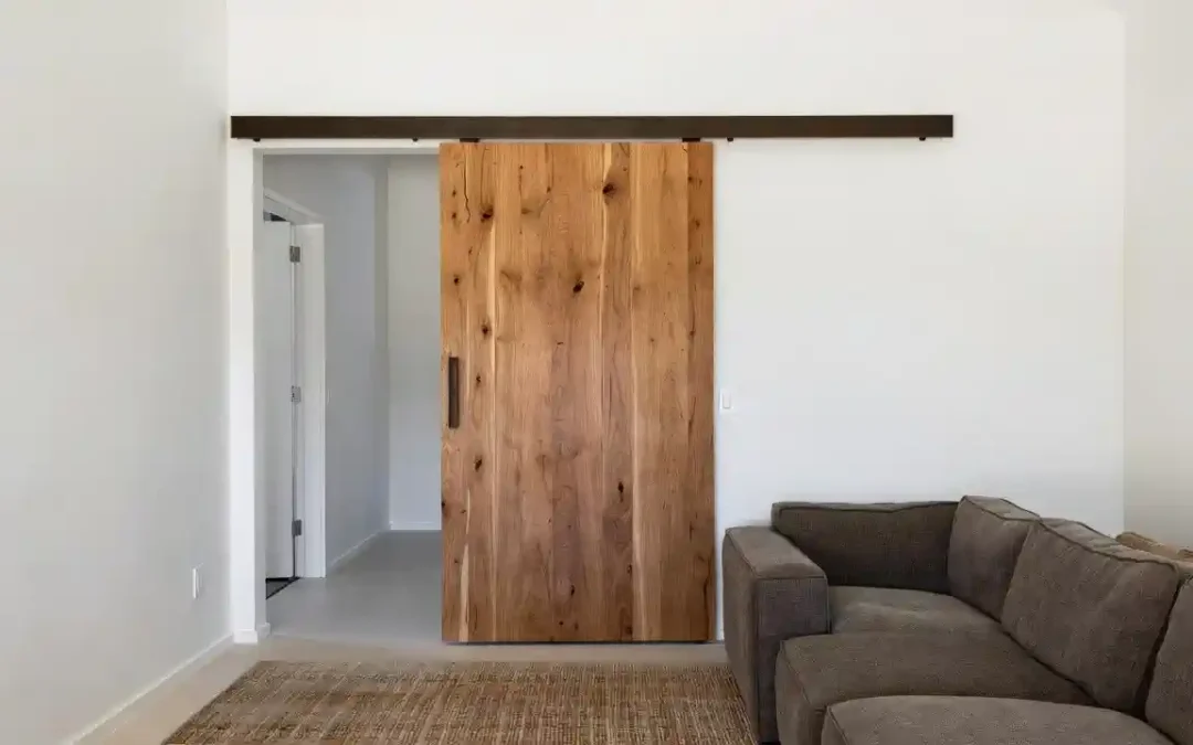 درب ریلی اتاق پذیرایی با طراحی مدرن و متریال استاندارد