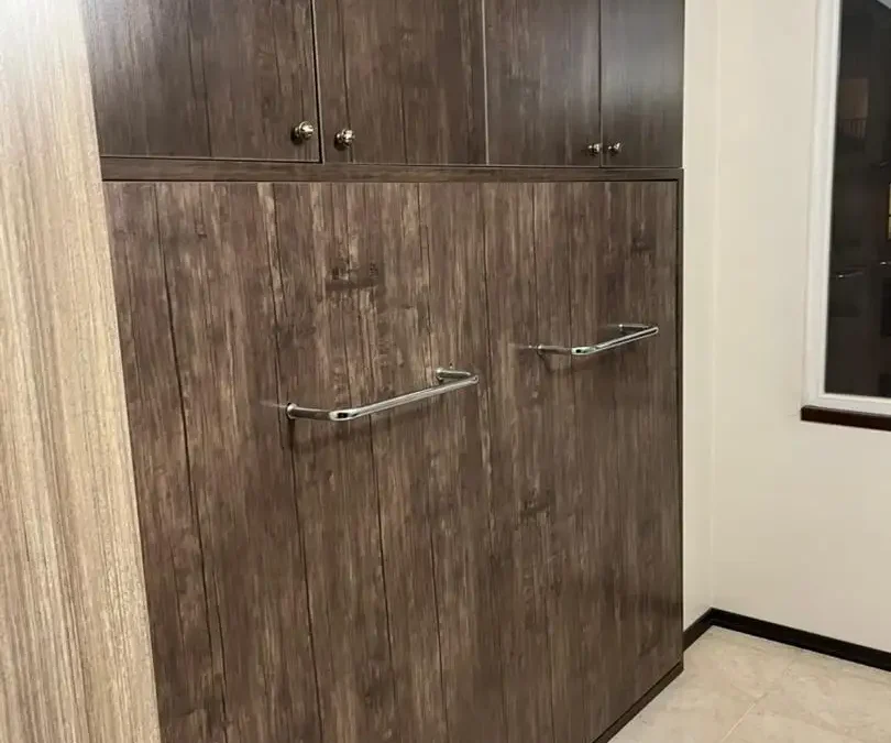 “فروش تخت کمجا دست دوم دونفره با درب فلزی | قیمت ۱۰ میلیون تومان | طول ۱۸۵ سانتیمتر