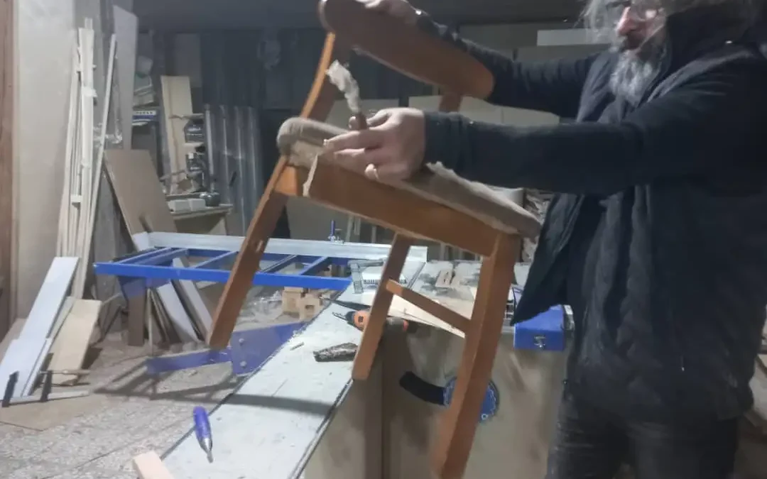 خدمات نجاری و تعمیرات انواع تخت خواب ، دراور و میز آرایش تهران