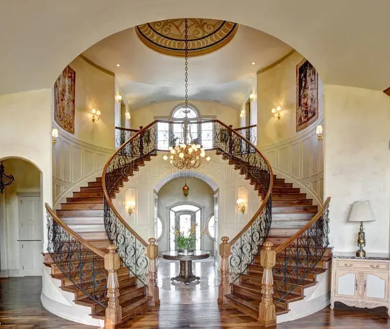 ساخت و اجرای حرفه‌ای پله‌های دو طرفه با سه بازو و پاگرد وسط (Bifurcated): خدمات چوبکاری و نرده WWwood